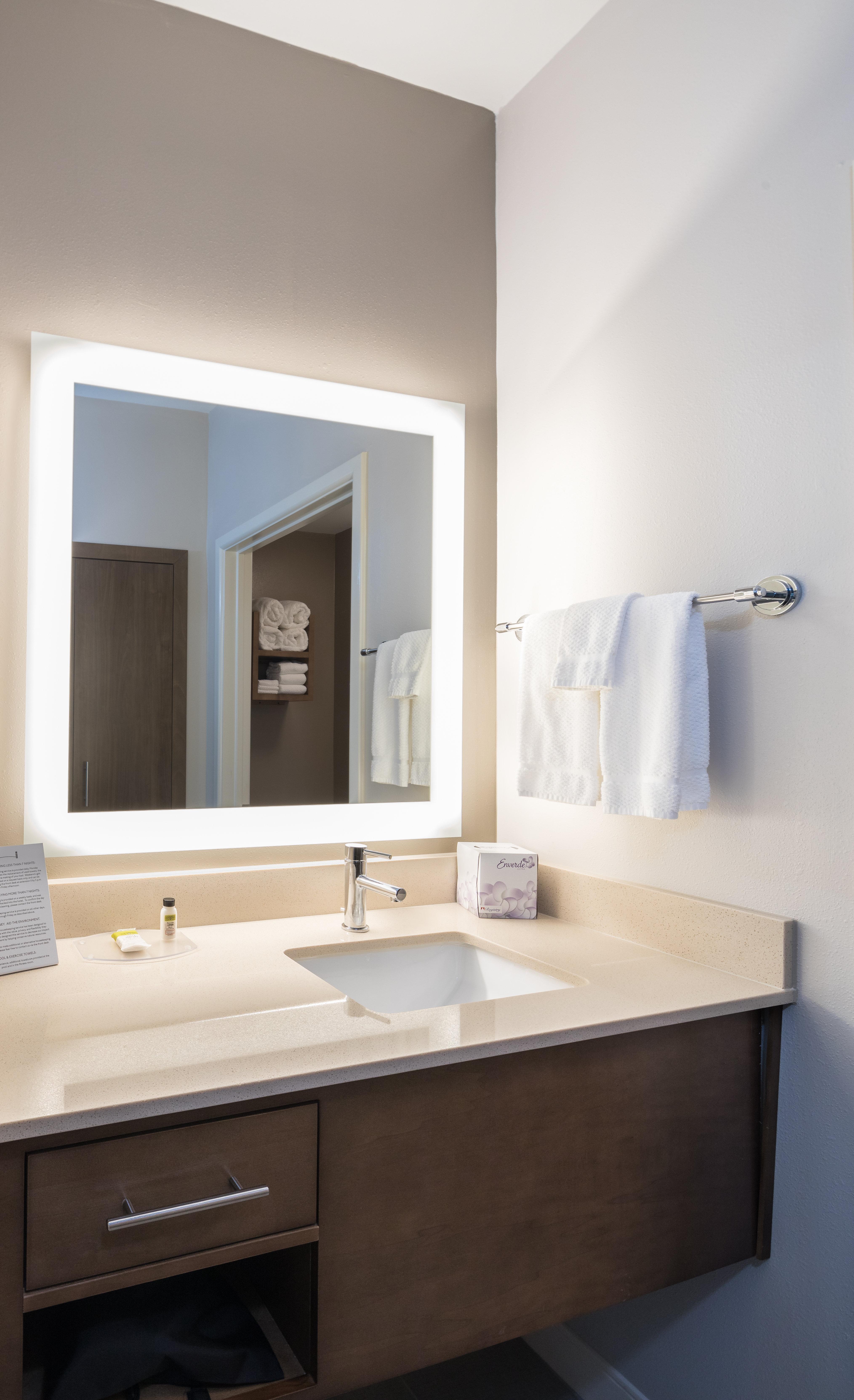Staybridge Suites - Lake Jackson By Ihg Экстерьер фото